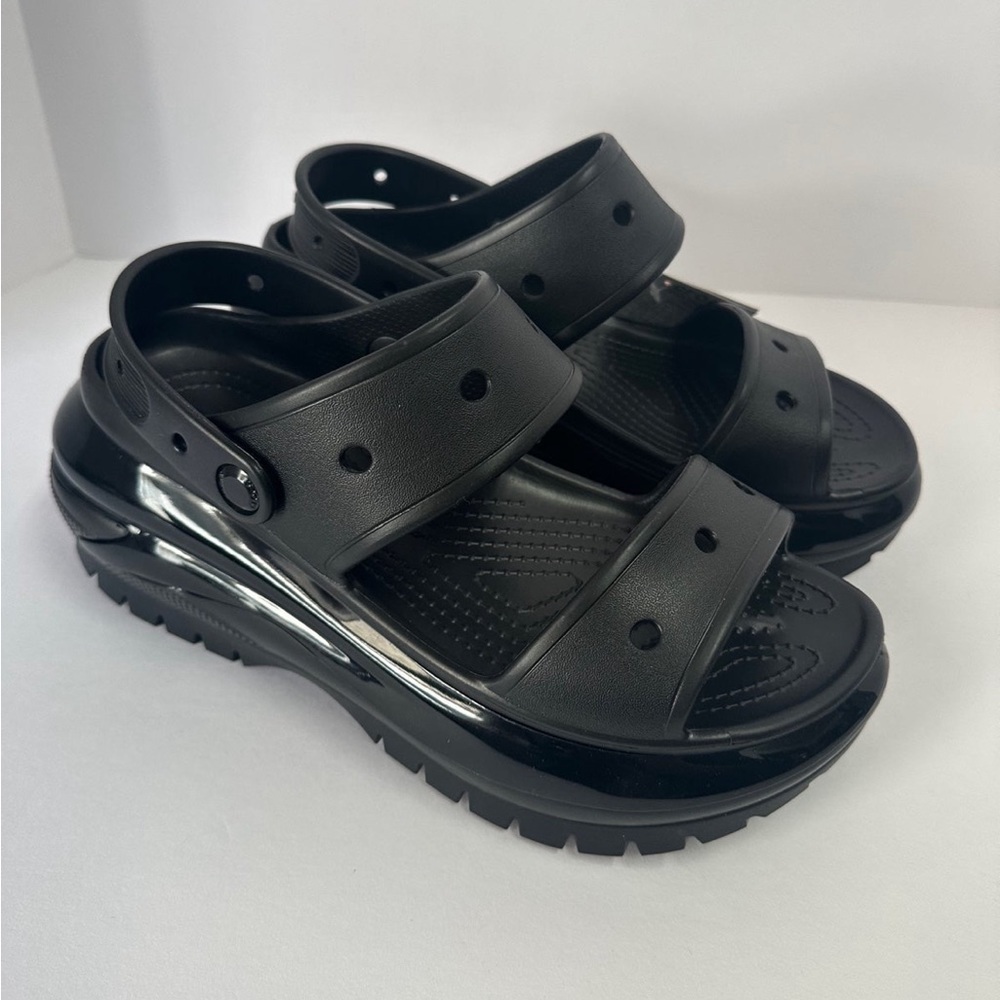 Crocs Mega Crush Sandals • Women’s 10